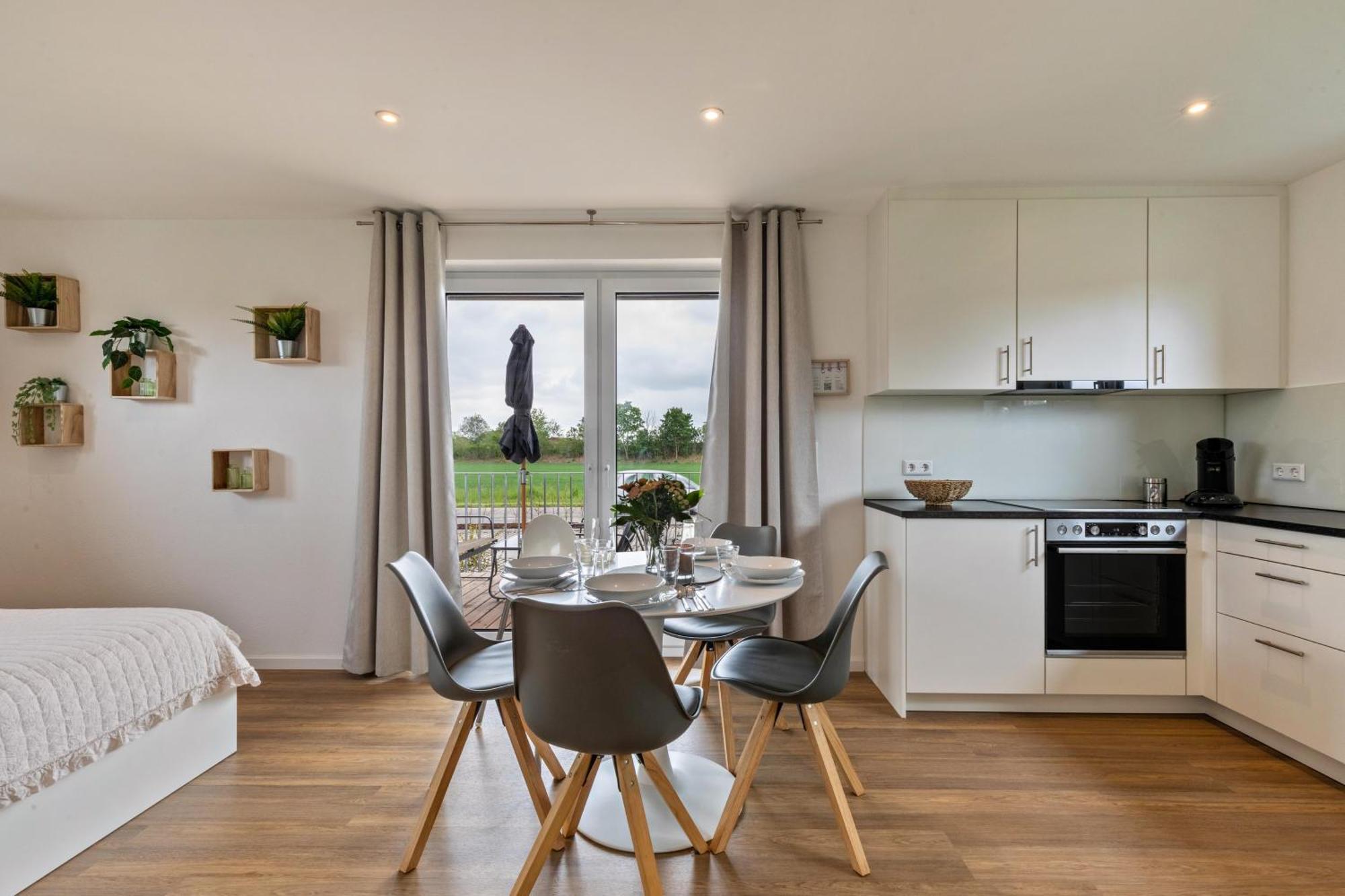Studio 3 Parkside Apartments Guenzburg Luaran gambar