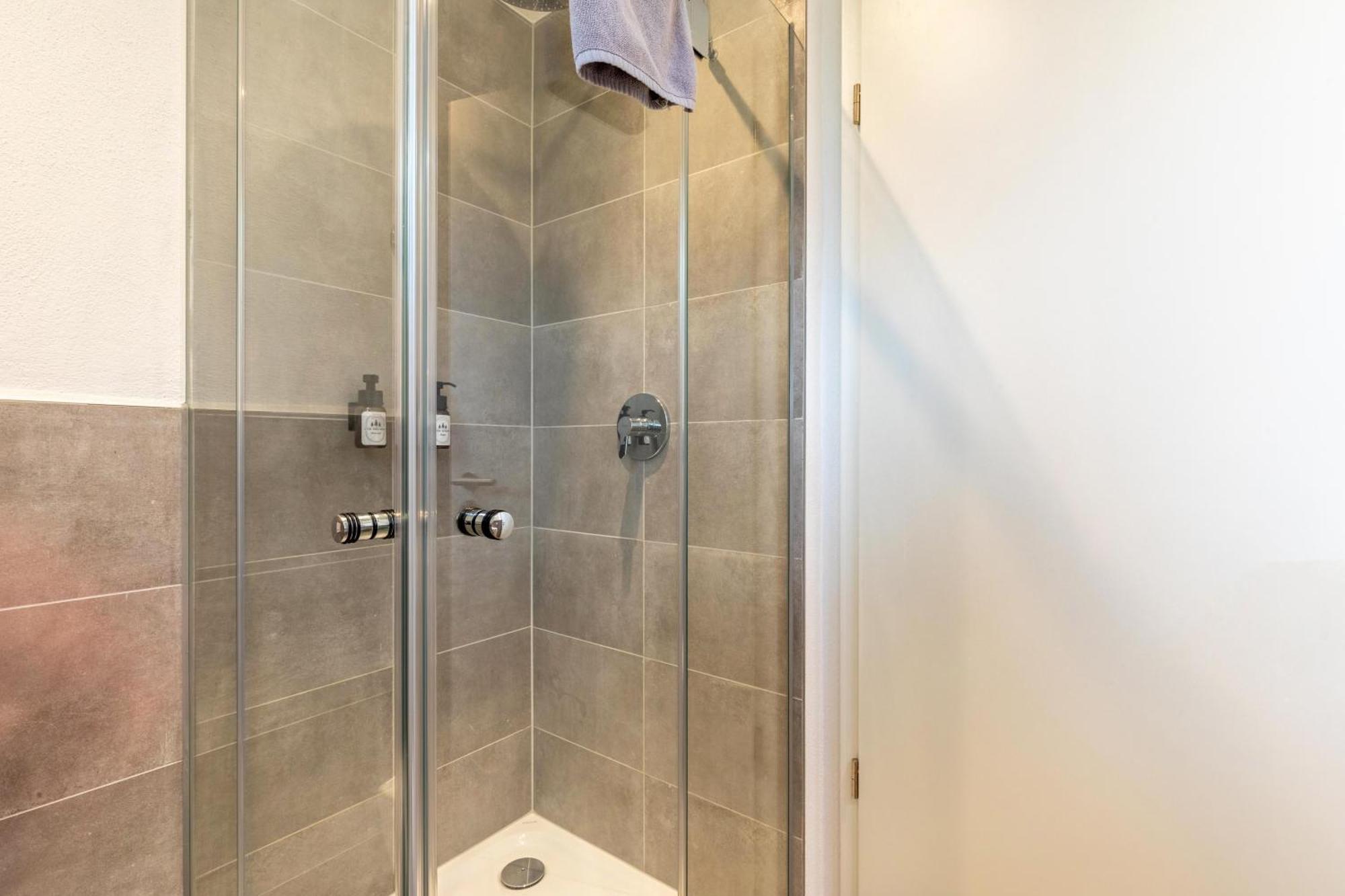 Studio 3 Parkside Apartments Guenzburg Luaran gambar